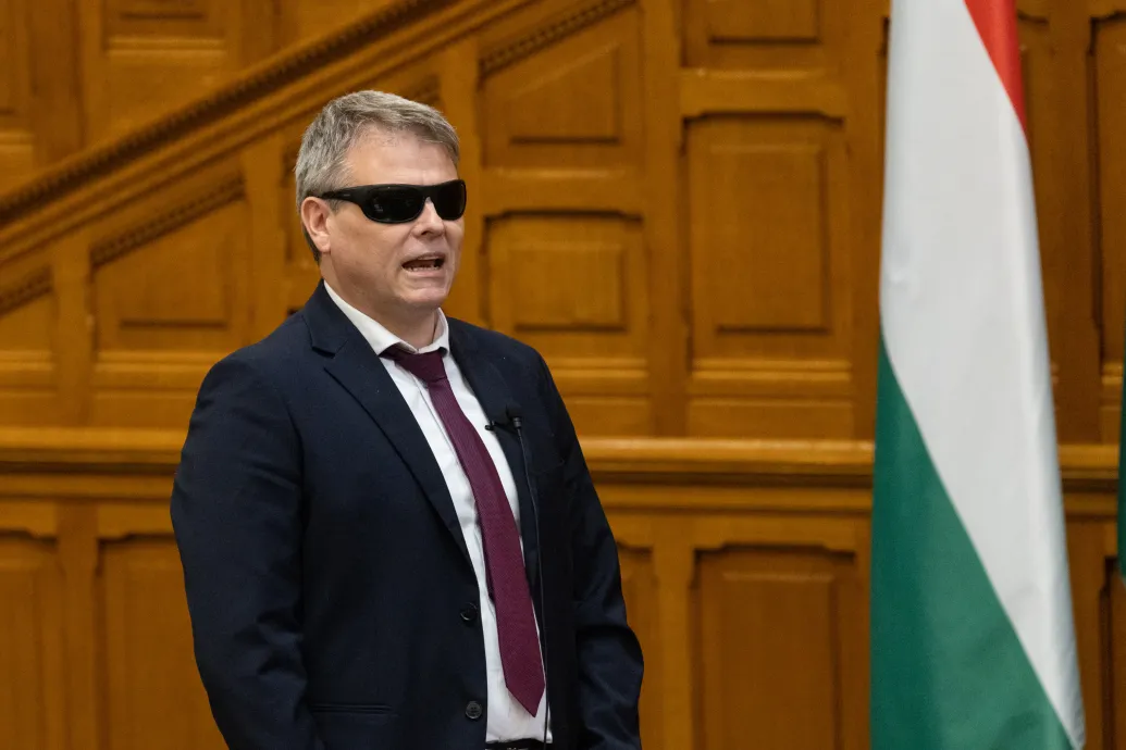 Feljelentést tett Kátai-Németh Vilmos, közpénzből is mehetett a kampány a fideszes Koncz Zsófia választókerületében