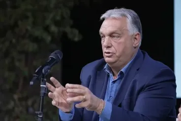 „Lázárra is vadásznak, de rám aknavetővel lőnek” – mondta Orbán Viktor