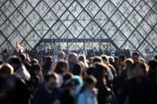 A Louvre bejáratát is eltorlaszolták a párizsi tüntetők