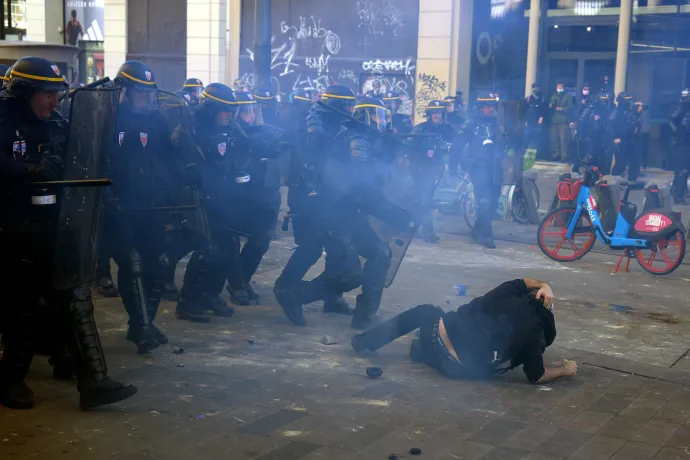Összecsapások Párizsban és Marseille-ben 2026. október 17-én – Fotó: Carl Court és Sener Yilmaz Aslan / Getty Images