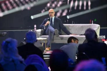 Vizsgálat jön Kovács Zoltán feleségének 713 milliós közbeszerzése után, ahol minden riválist kizártak