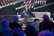 Vizsgálat jön Kovács Zoltán feleségének 713 milliós közbeszerzése után, ahol minden riválist kizártak