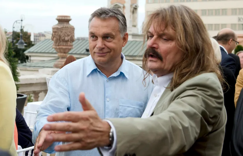 Kormányváró, bérelt limuzin: kiderítettük, mennyit költött Orbán a nem orbánista Leslie Mandoki protokollkényeztetésére