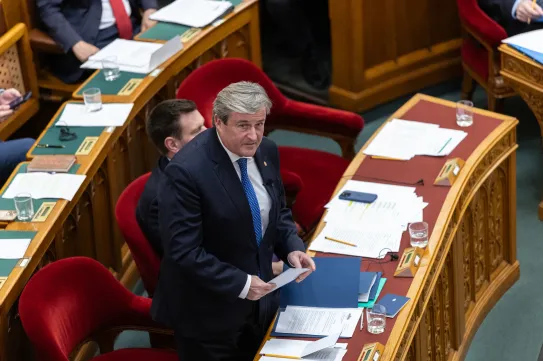 Kapitány szerint több mint 1100 milliárd forintba kerül a rezsicsökkentés 2027-ben