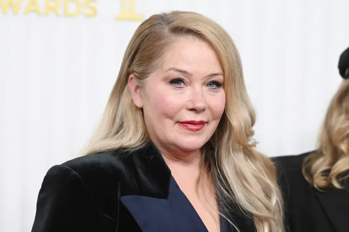 Félrediagnosztizálták Christina Applegate-et, nem szklerózis multiplexben szenved