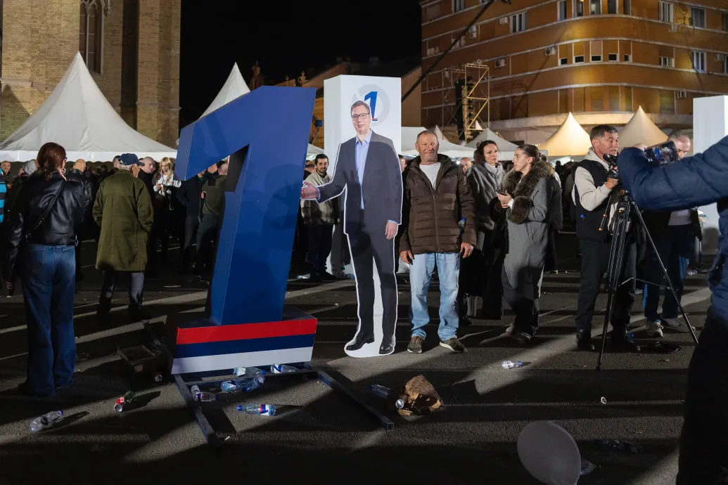 A szerb ellenzék a választási csalásokat megakadályozó magyar tapasztalatokat felhasználva győzné le Vučićot