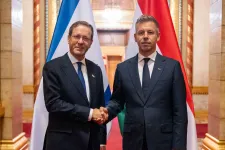 Budapesten fogadta Jichák Hercog izraeli elnököt Magyar Péter