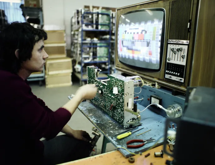 VIDEOTON, Munkácsy Color televíziókészülék (1979) – Fotó: Fortepan / Szalay Zoltán