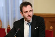 Melléthei-Barna Márton a bizottsági tagságáról való lemondásra szólította fel Juhász Hajnalkát