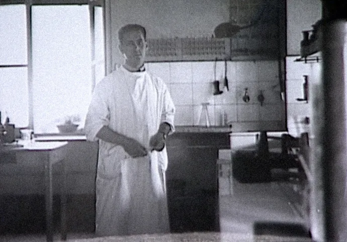 Sacerdoti a kórház laborjában 1942-ben – Forrás: Espresso Media International