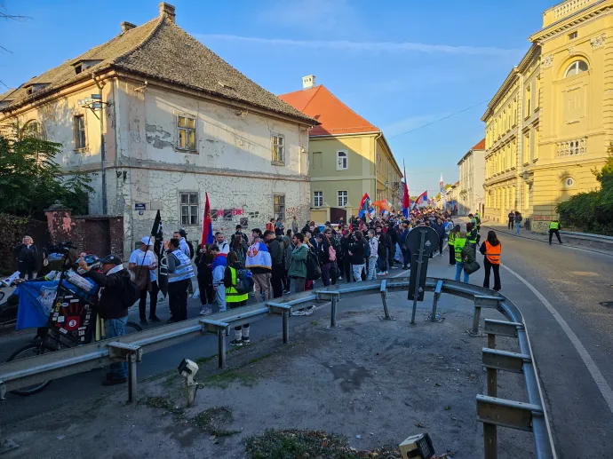 Vonulás Péterváradon 2026. október 20-án – Fotó: Molnár Zoltán / Telex