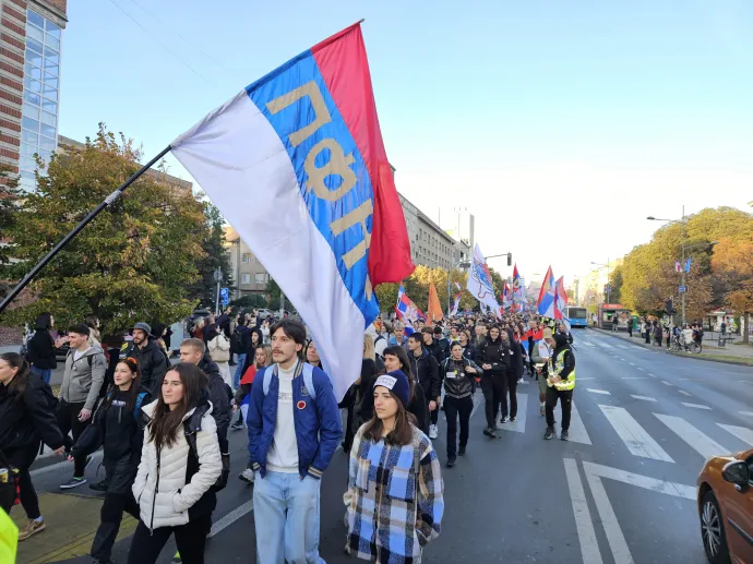 A diákok vonulnak Újvidéken 2026. október 20-án – Fotó: Molnár Zoltán / Telex