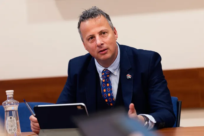 A Fidesz húsz év után elvesztette többségét a győri közgyűlésben, a frakcióból kilépő képviselők szerint stigma most a pártnév