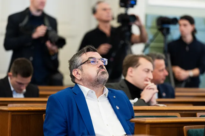 A Fidesz húsz év után elvesztette többségét a győri közgyűlésben, a frakcióból kilépő képviselők szerint stigma most a pártnév