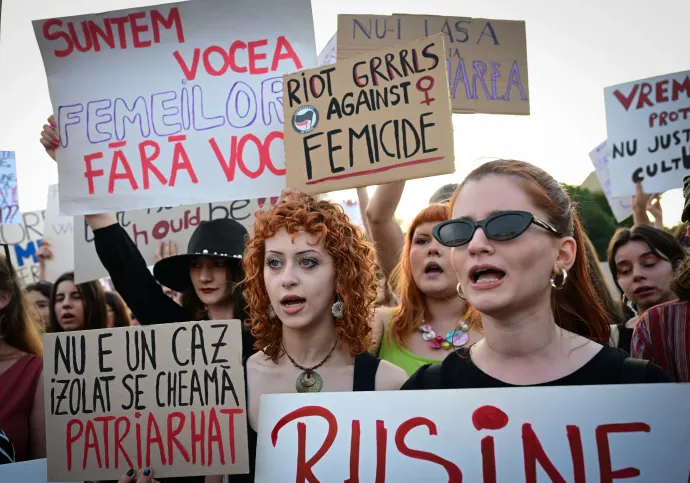 Nők elleni erőszak elleni tüntetés Bukarestben 2025-ben – Fotó: Daniel Mihailescu / AFP
