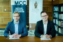 Nyolc év alatt több mint 1 milliárd forintnyi támogatást adtak Matolcsyék alapítványai az MCC-nek