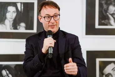 Stefano Bottoni: Orbánék békepárti mesét csináltak ’56-ból, Erdélyben pedig még mindig nem tudjuk, mi miért történt