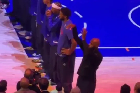 Trump szerint LeBron James tiszteletlenül viselkedett az amerikai himnusz alatt, bocsánatkérést vár tőle