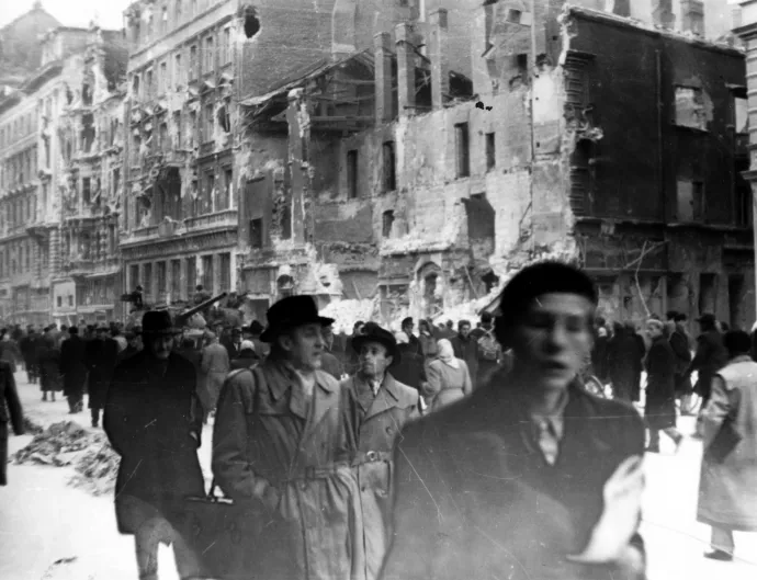 Budapesti látkép 1956 novemberében – Fotó: Bor Ambrus / Fortepan