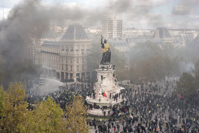 Két francia városban is megtiltották hétvégén a tüntetéseket