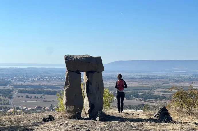 Hogy került a Stonehenge egy balatoni bazaltkúpra?