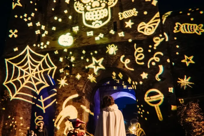 Tiltakoznak a történelmi egyházak a segesvári várban megrendezett Halloween-fesztivál ellen
