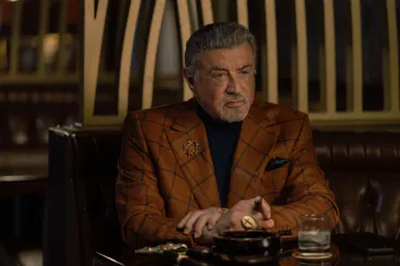 Ha Stallone városába jössz, tiszteletben kell tartanod a törvényeit
