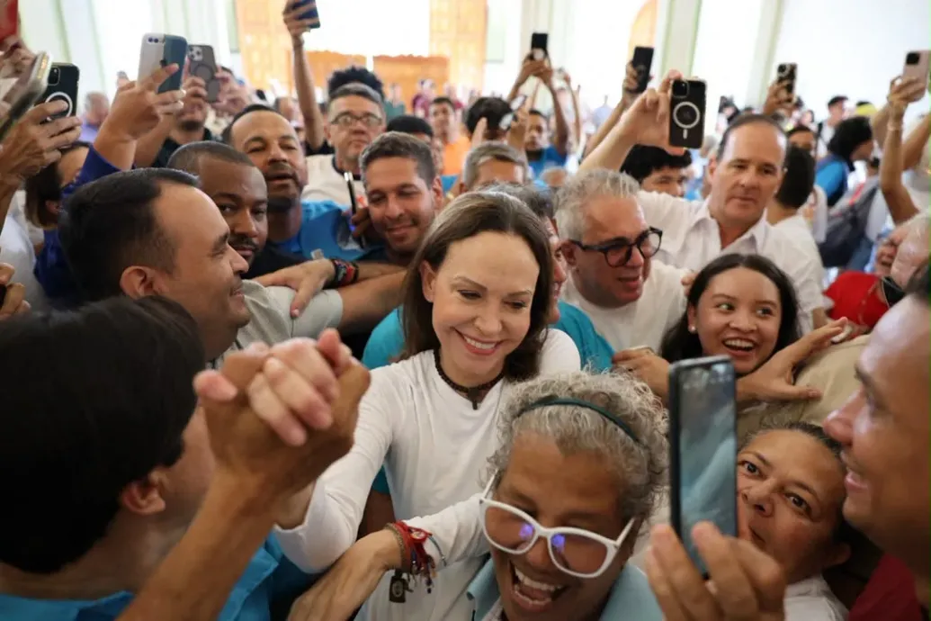 Visszatért száműzetéséből a Nobel-békedíjas venezuelai ellenzéki vezető