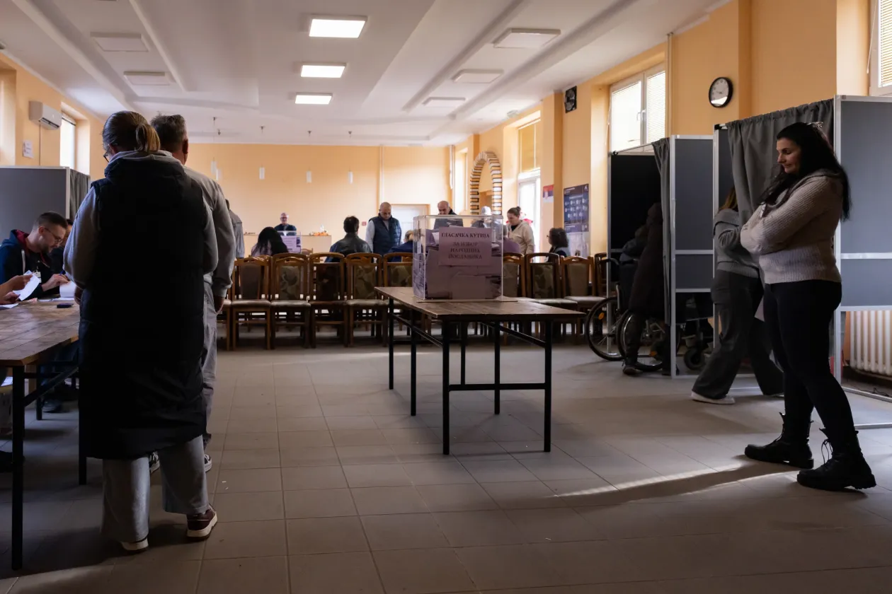 Szavazókör Szabadkán – Fotó: Hevesi-Szabó Lujza / Telex