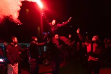 Győzelmi mámor Szerbiában: Végre elmennek ezek a bűnözők, szabadok vagyunk!