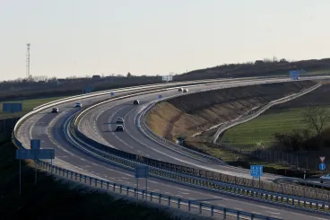 Tesztelték az átlagsebesség-mérést a sztrádán: az autósok több mint 17 százaléka 145-tel ment, de volt, aki 214-gyel száguldott