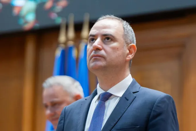 A pénzügyminisztérium szerint a tavalyhoz képest csökkent a költségvetési hiány, de nincs ok a lazításra