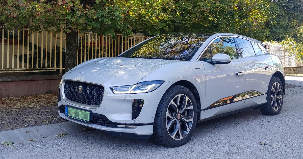 A Jaguar tűzveszélyes lehet, Róbert fél beleültetni a gyerekeit, de eladni szinte lehetetlen