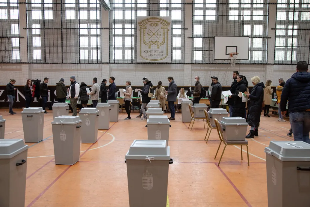 Egy huszárvágással megoldható lenne, hogy nálunk is legyenek civil választási megfigyelők