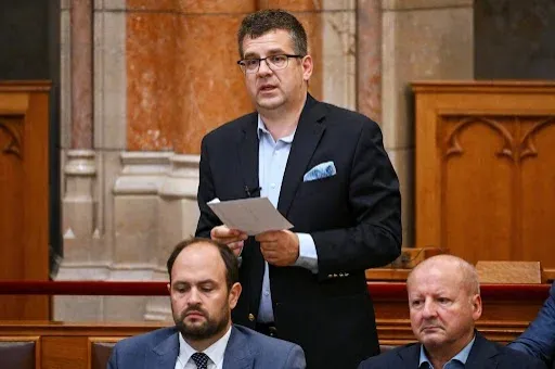 Seszták Miklós védője: Nem volt 9 milliárd forint abban a széfben