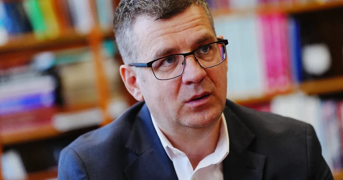 4,1 milliárdos vagyon két alapítványban, amit Seszták Miklós lánya ellenőriz, és a szálak az apja üzleti köréhez vezetnek
