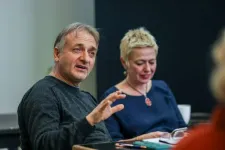 Bántalmazással vádolt rendezőt alkalmazott a Bukaresti Nemzeti Színház, tiltakoznak a színészek